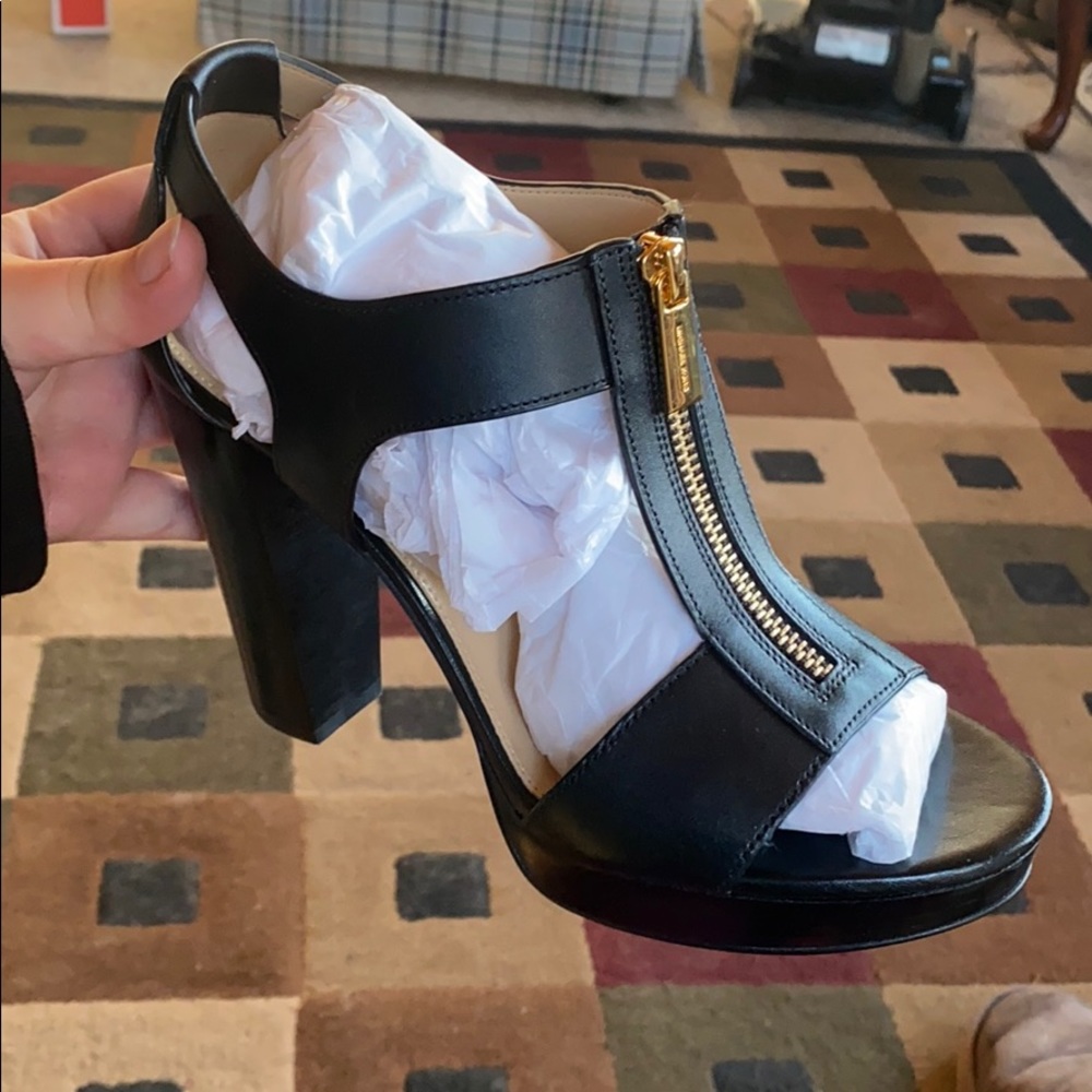 Micheal kors berkley sandals
